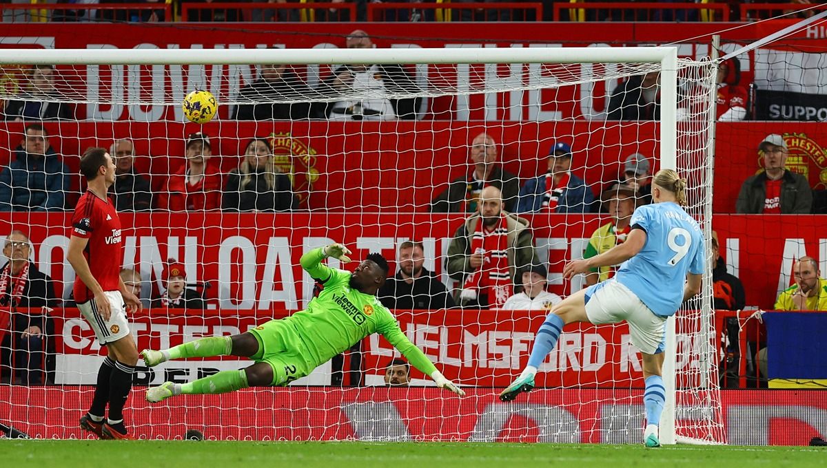 Rekap hasil, klasemen, dan top skor Liga Inggris (Premier League) 2023/2024, Senin (30/10/23) diwarnai aksi kompak Liverpool dan Manchester City. Copyright: © REUTERS/Molly Darlington