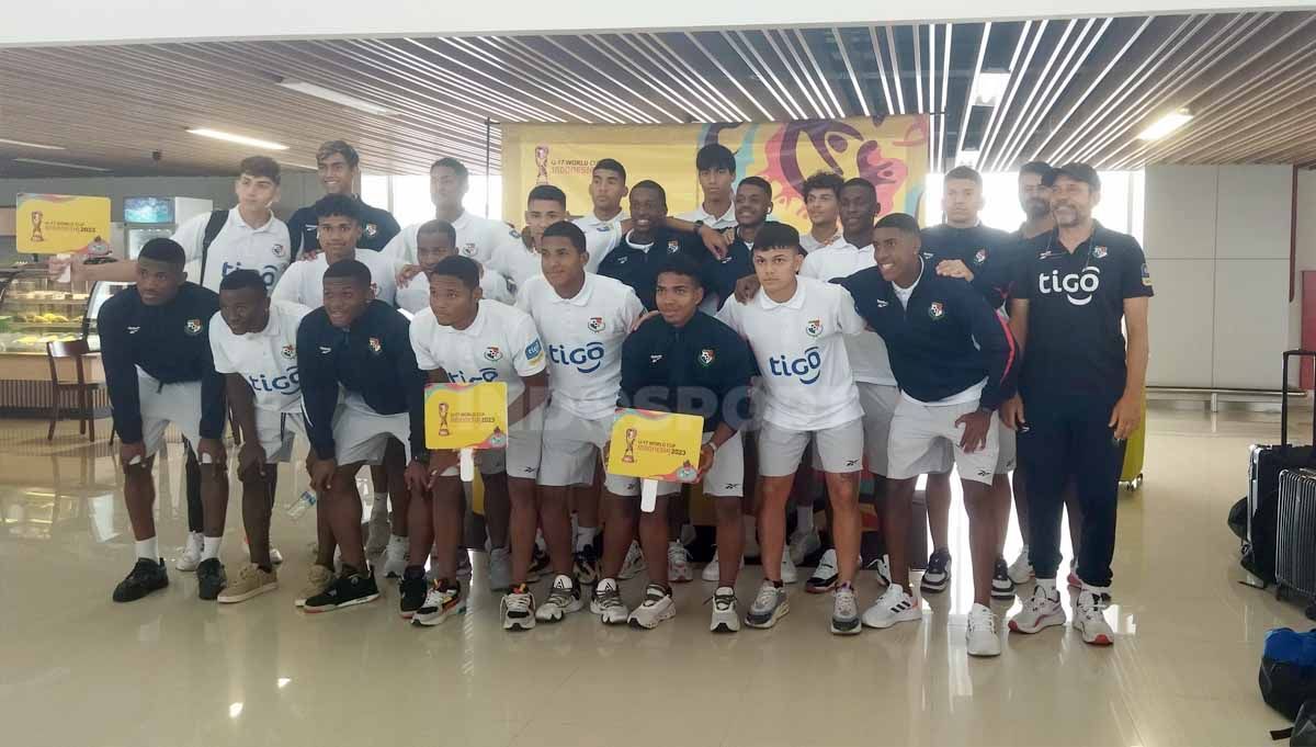 Timnas Panama menjadi tim kedua yang sudah tiba di Surabaya untuk mengikuti Piala Dunia U-17 pada awal November 2023. (Foto: Fitra Herdian/INDOSPORT) Copyright: © Fitra Herdian/INDOSPORT