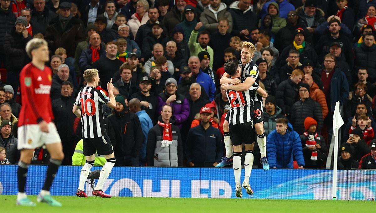 Hasil Carabao Cup 2023/2024 antara Manchester United vs Newcastle United, Kamis (02/11/23), berkesudahan dengan skor 0-3 untuk tim tamu. Copyright: © REUTERS/Molly Darlington