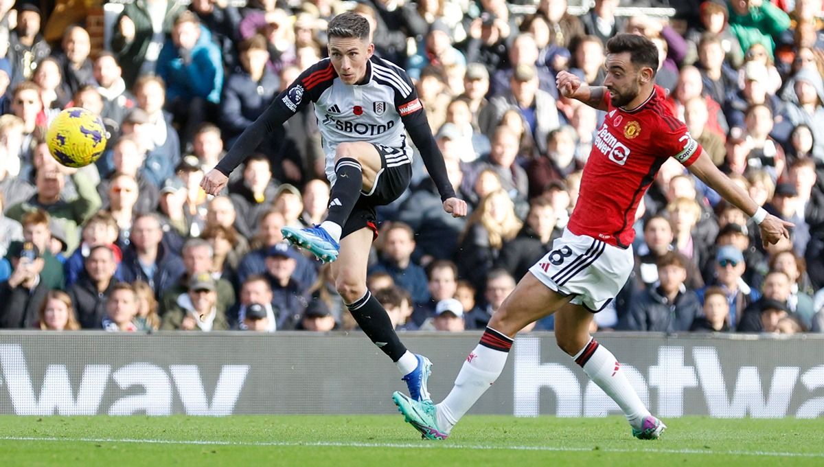 Hasil pertandingan Liga Inggris (Premier League) 2023/24 antara Fulham vs Manchester United pada Sabtu (04/11/23) pukul 19.40 WIB. Copyright: © Reuters/Peter Cziborra