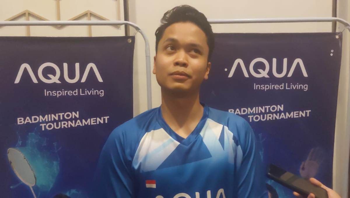 Tunggal putra Indonesia, Anthony Sinisuka Ginting, berhasil mengalahkan Shi Yuqi di pertandingan kedua fase grup BWF World Tour Finals 2023, Kamis (14/12/23). Copyright: © Zainal Hasan/INDOSPORT