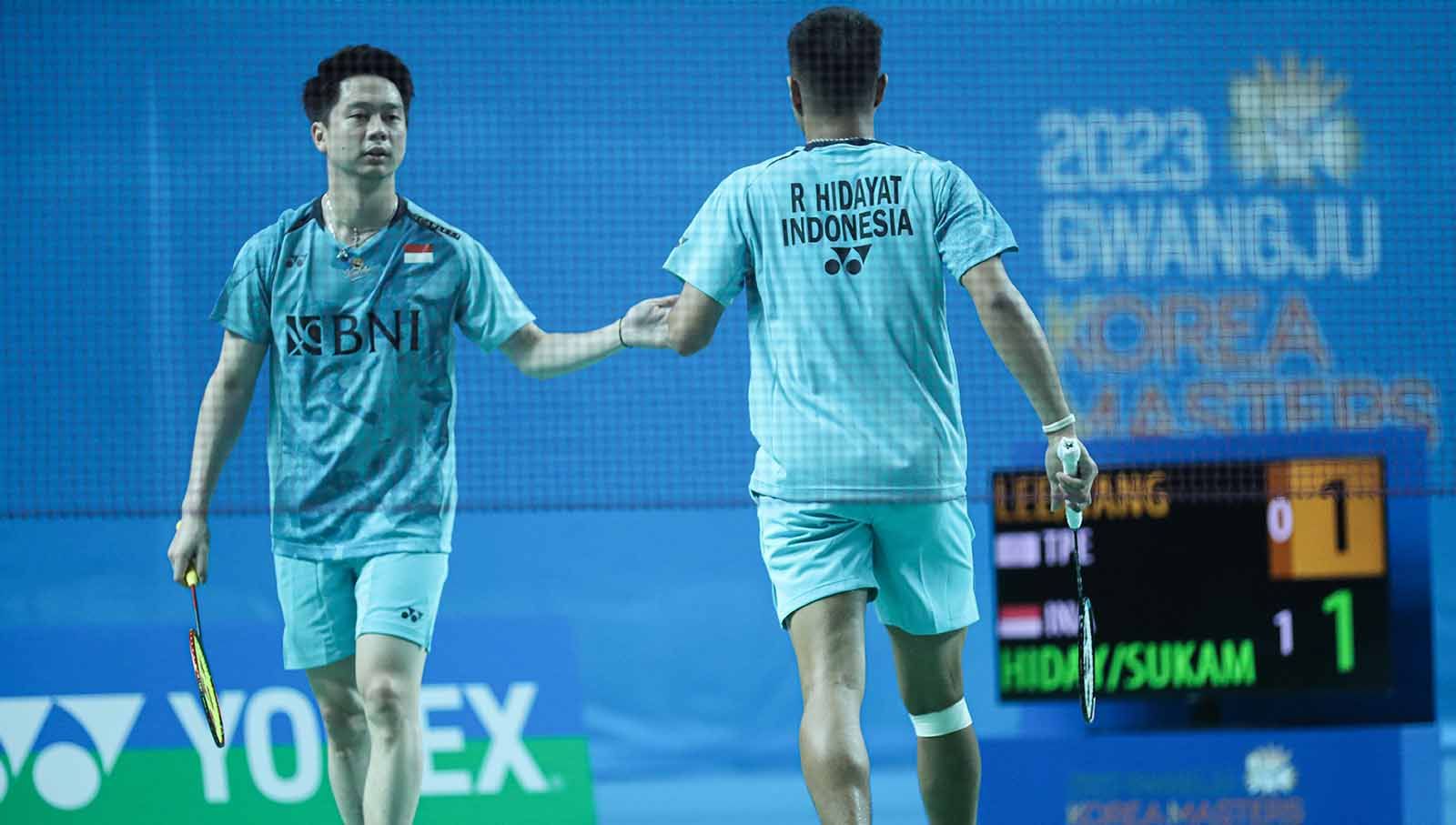 Kevin Sanjaya Sukamuljo/Rahmat Hidayat melaju mulus ke babak 32 besar Kumamoto Masters 2023 pada Selasa (14/11/23). Copyright: © Humas PP PBSI