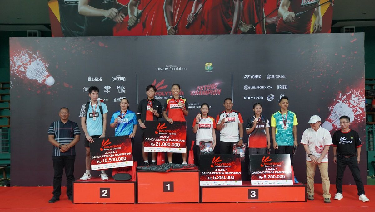 Putra Marleve Mainaky menjadi runner-up sektor ganda campuran dalam turnamen Polytron Gubernur Cup 2023. Copyright: © Megapro