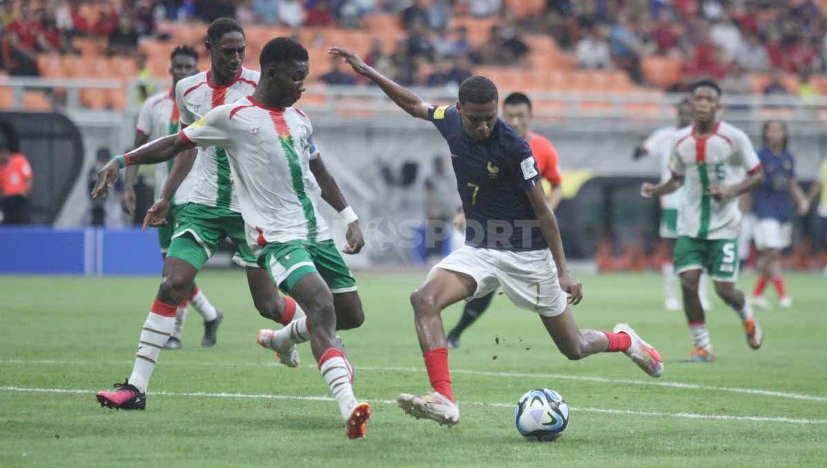 Yanis Issoufou, pemain Timnas Prancis U-17 yang diduga pemain ilegal karena pernah bela Niger U-17. Foto: Herry Ibrahim/INDOSPORT. Copyright: © Herry Ibrahim/INDOSPORT