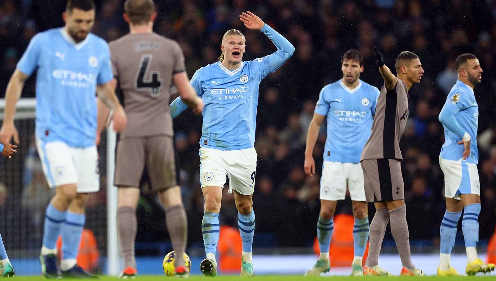 Link live streaming Liga Inggris (Premier League) 2023/2024 antara Manchester City vs Crystal Palace pada Sabtu (16/12/23) mulai pukul 22.00 WIB, ada di sini. Copyright: © REUTERS/Carl Recine