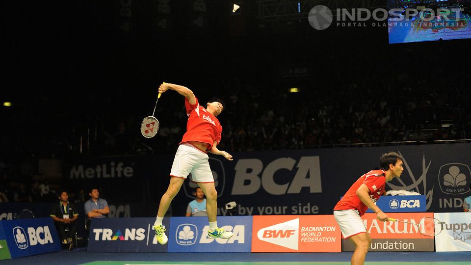 Memang seiring bertambahnya usai, setiap makhluk hidup akan mengalami perubahan fisik secara perlahan, termasuk munculnya uban bagi Hendra Setiawan. Copyright: &copy; Ratno Prasetyo/INDOSPORT