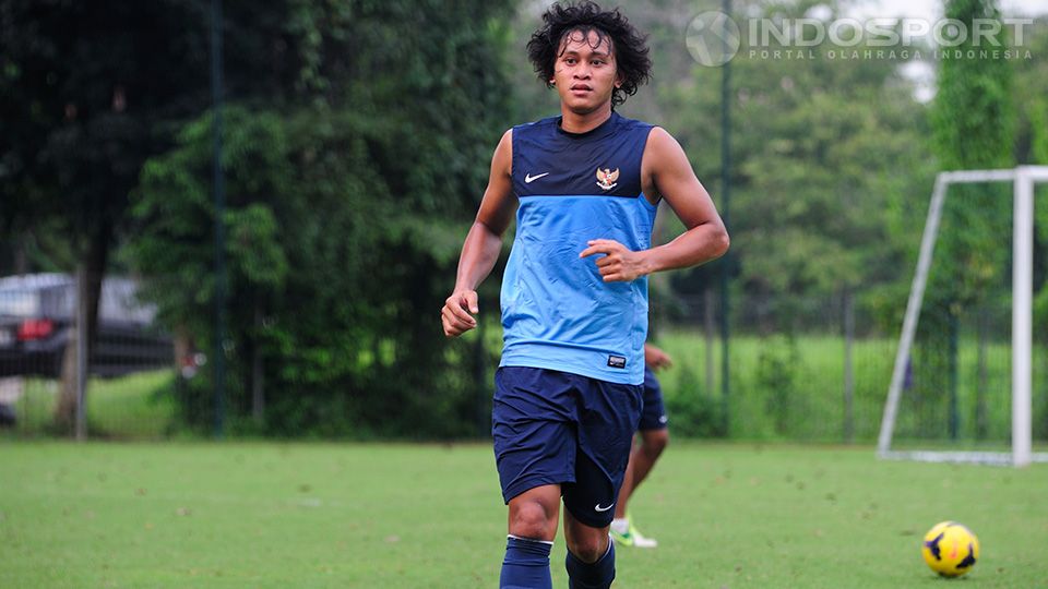 Rizky Pellu bersama Timnas senior pada saat latihan di lapangan Sekolah Pelita Harapan 2014 lalu. Copyright: &copy; Ratno Prasetyo/ INDOSPORT