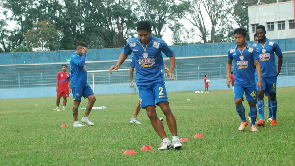 Skuad Arema Cronus tengah berlatih di Malang, Rabu (16/07/14). Copyright: &copy; Ard Ardiyansyah/INDOSPORT
