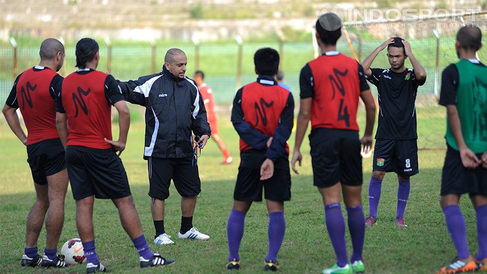 Persita Tangerang saat latihan bersama Fabio Oliveira di stadion Benteng, Tangerang. Copyright: &copy; Ratno Prasetyo/ INDOSPORT