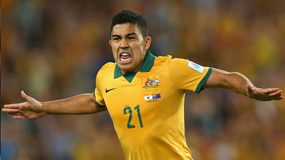 Massimo Luongo akan menjadi rekanan dari gelandang Huddersfield Town Aaron Mooy. Copyright: © GETTY IMAGES
