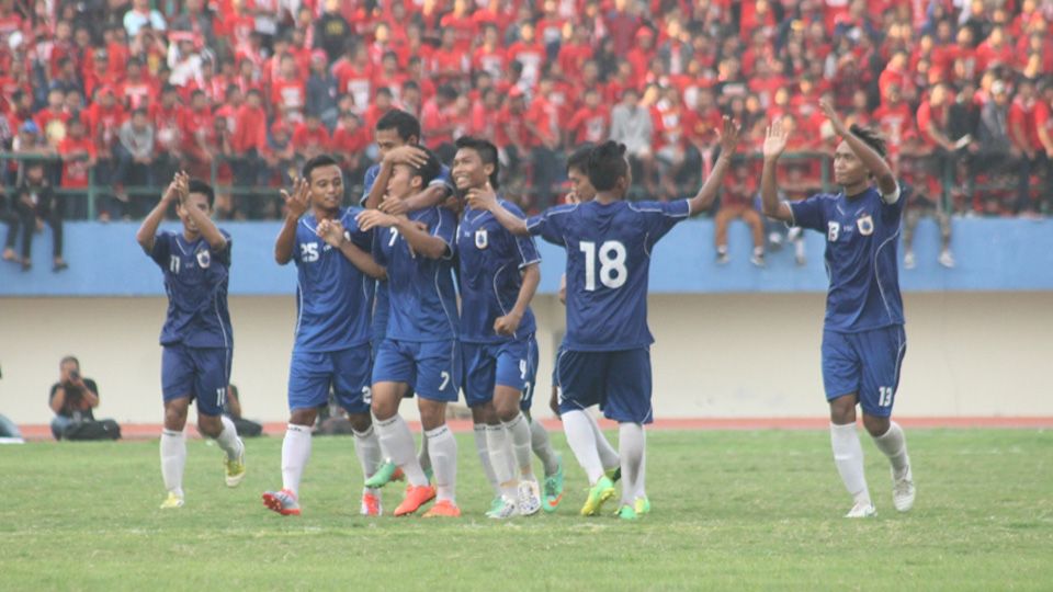 Ekspresi beberapa pemain PSIS Semarang usai mencetak gol ke gawang Persis dalam laga uji coba. Copyright: &copy; Raditya Erwiyanto/INDOSPORT