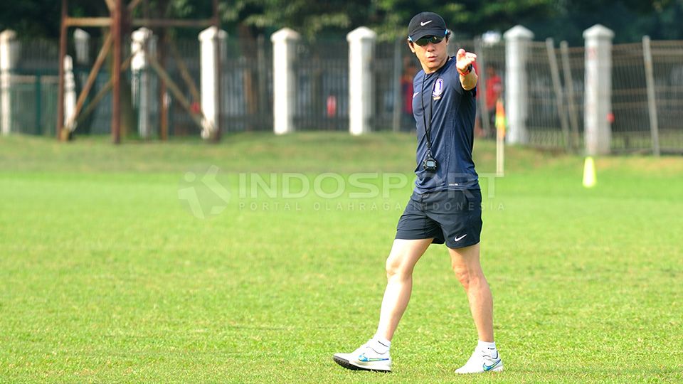 Shin Tae-yong akan segera menjalani debut resmi bersama Timnas Indonesia di Kualifikasi Piala Dunia 2022. Copyright: © Ratno Prasetyo/INDOSPORT