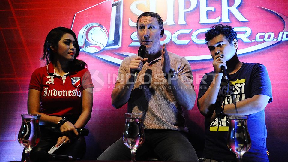 Legenda Arsenal, Ray Parlour saat mengunjungi Indonesia. Copyright: © Fajar Kristanto/INDOSPORT