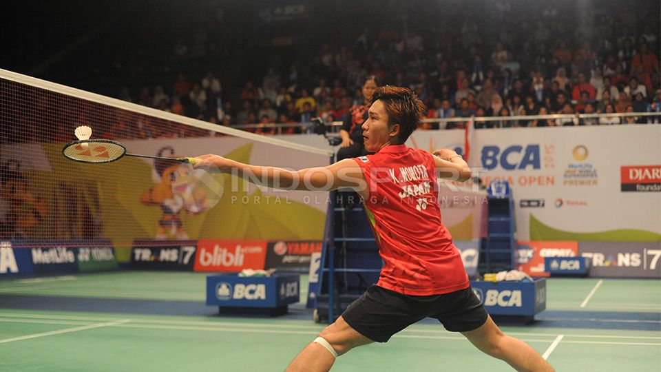 Legenda bulutangkis Jepang, Kimiko Jinnai, menyebut kalau Kento Momota tak perlu terlalu khawatir dengan nasibnya di Olimpiade Tokyo 2020. Copyright: &copy; Ratno Prasetyo/INDOSPORT