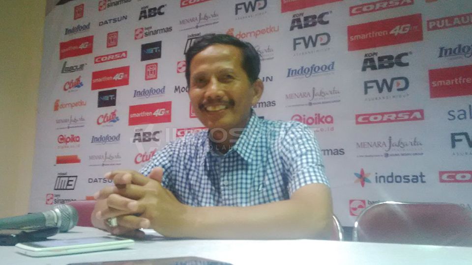Pelatih Persib Bandung, Djajang Nurdjaman. Copyright: &copy; GINANJAR/INDOSPORT