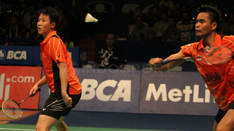 Ganda campuran Indonesia, Tontowi Ahmad/Lilyana Natsir. Copyright: © Herry Ibrahim/INDOSPORT